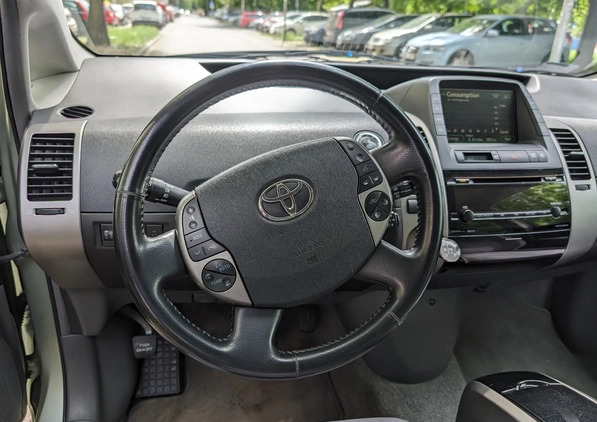 Toyota Prius cena 19900 przebieg: 231000, rok produkcji 2006 z Warszawa małe 92
